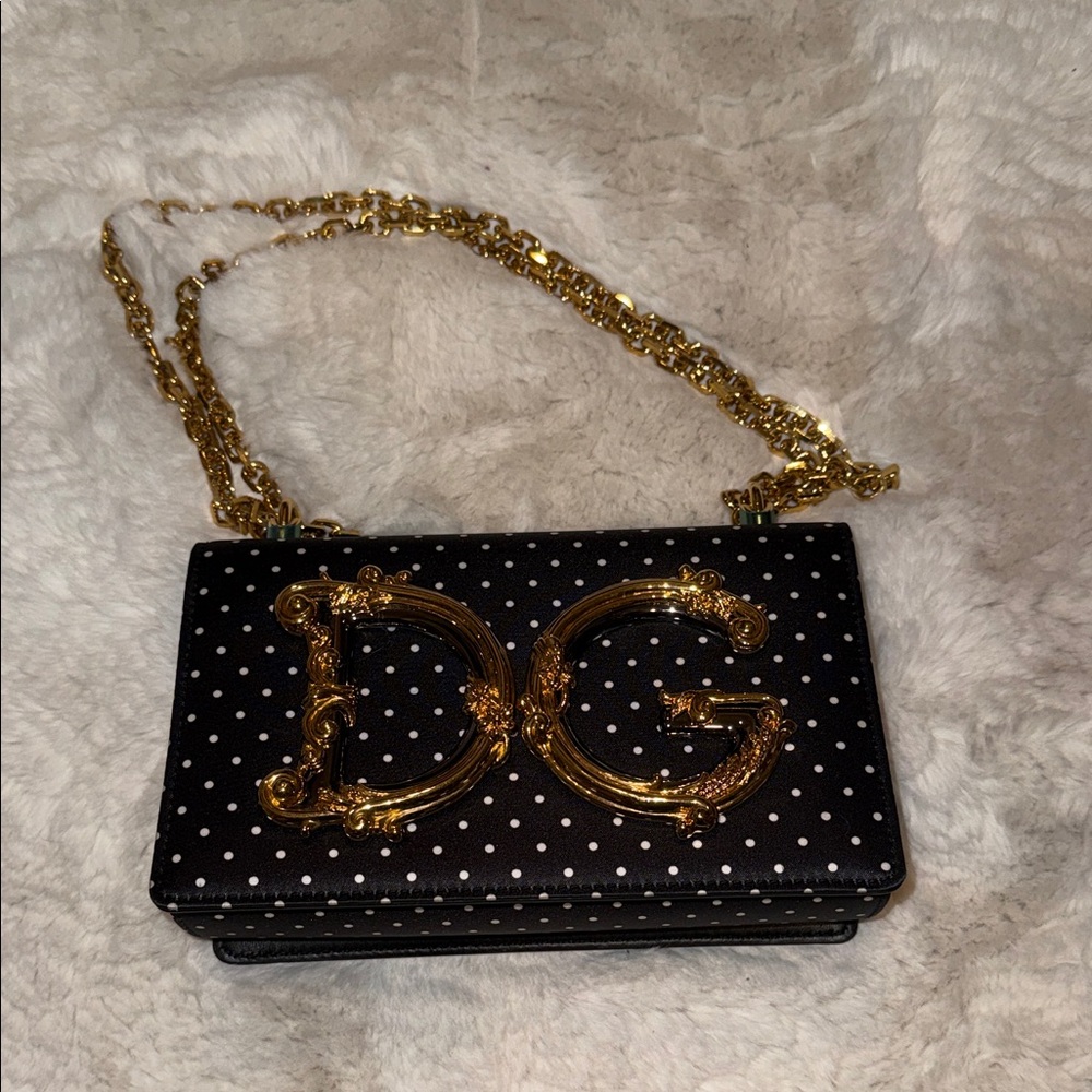 Dolce & Gabbana
small DG Baroque satin crossbody bag